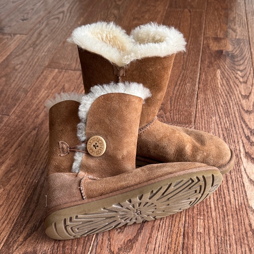 Ugg chestnut Shearling Lined Boots